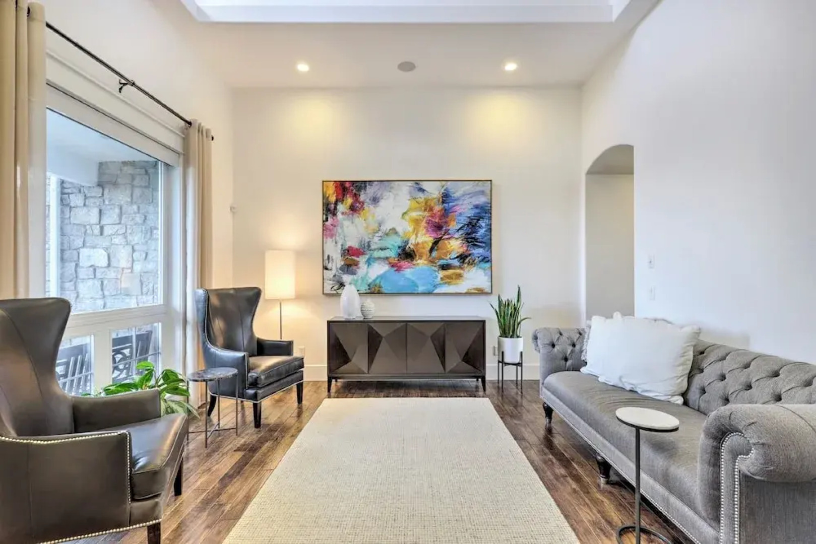 Luxe Sandy Home w/ Hot Tub: 9 Mi to Skiing!