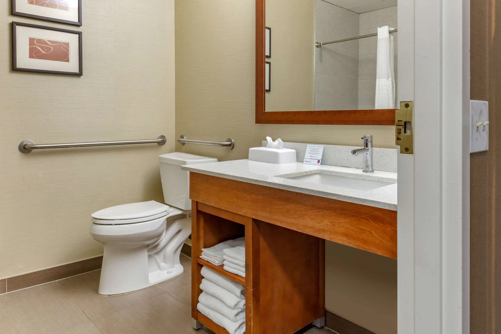 Comfort Suites Dover University Area