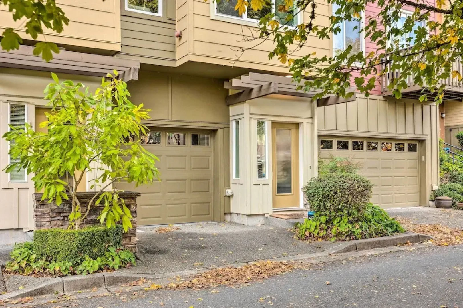 Quaint Issaquah Home - Walk to Shops & Dining
