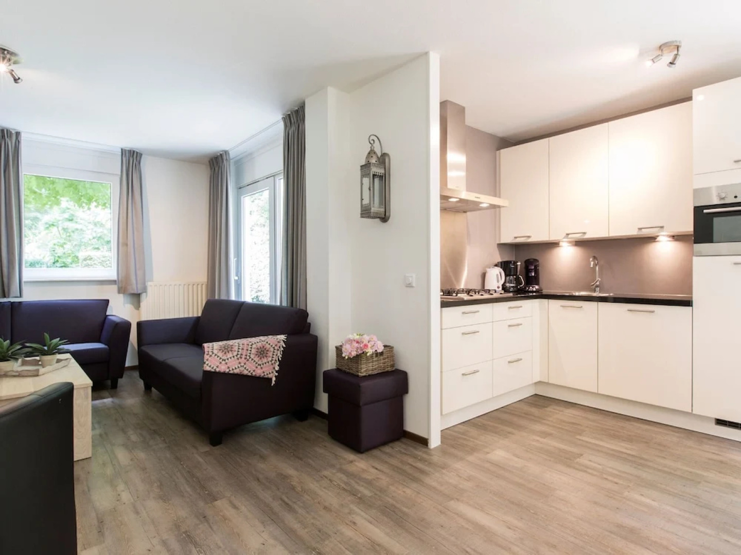 Comfortable Villa with Combi-Microwave in Green Surroundings