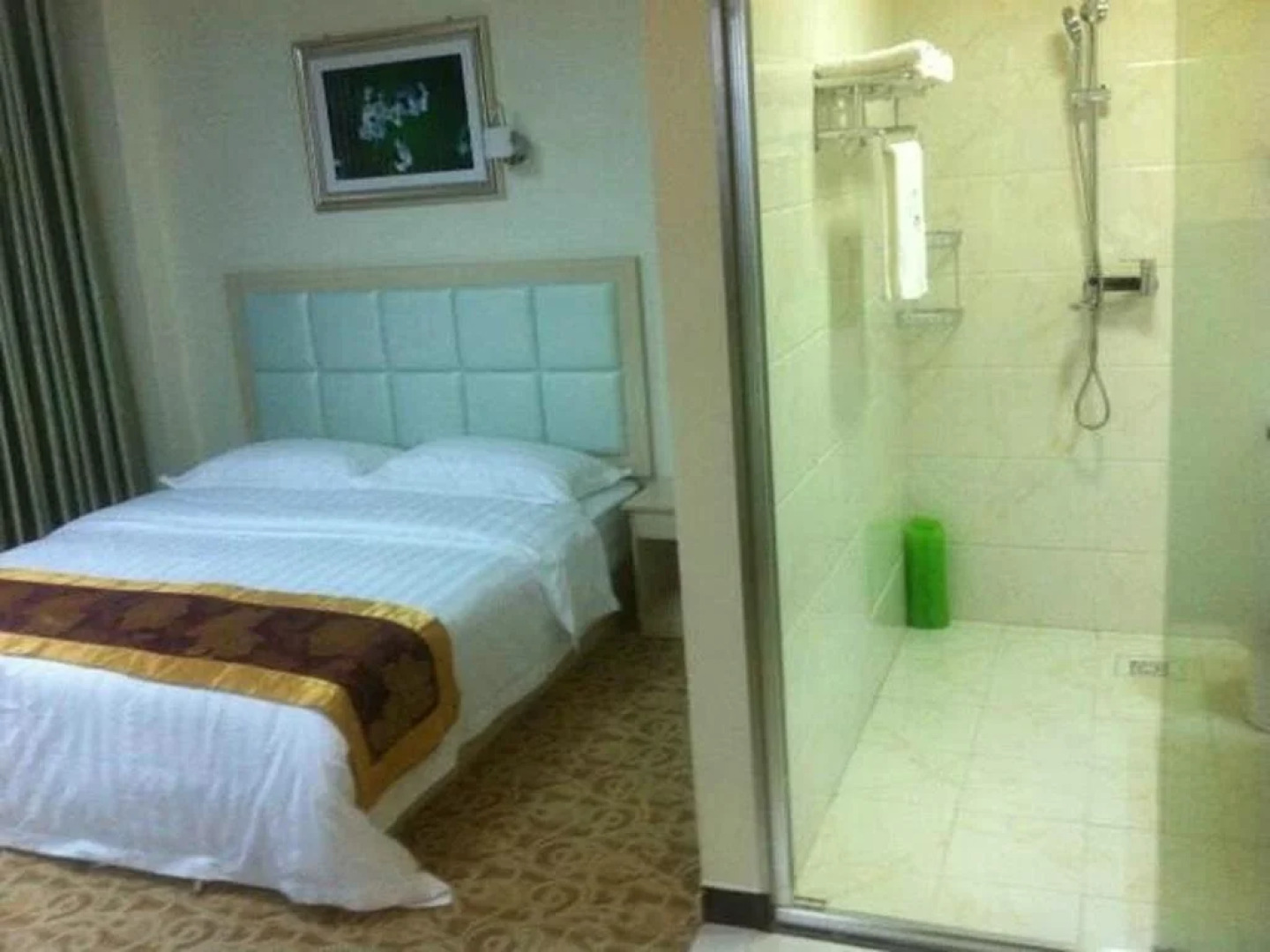 Chizhou Xiaocunzhilian Business Hotel