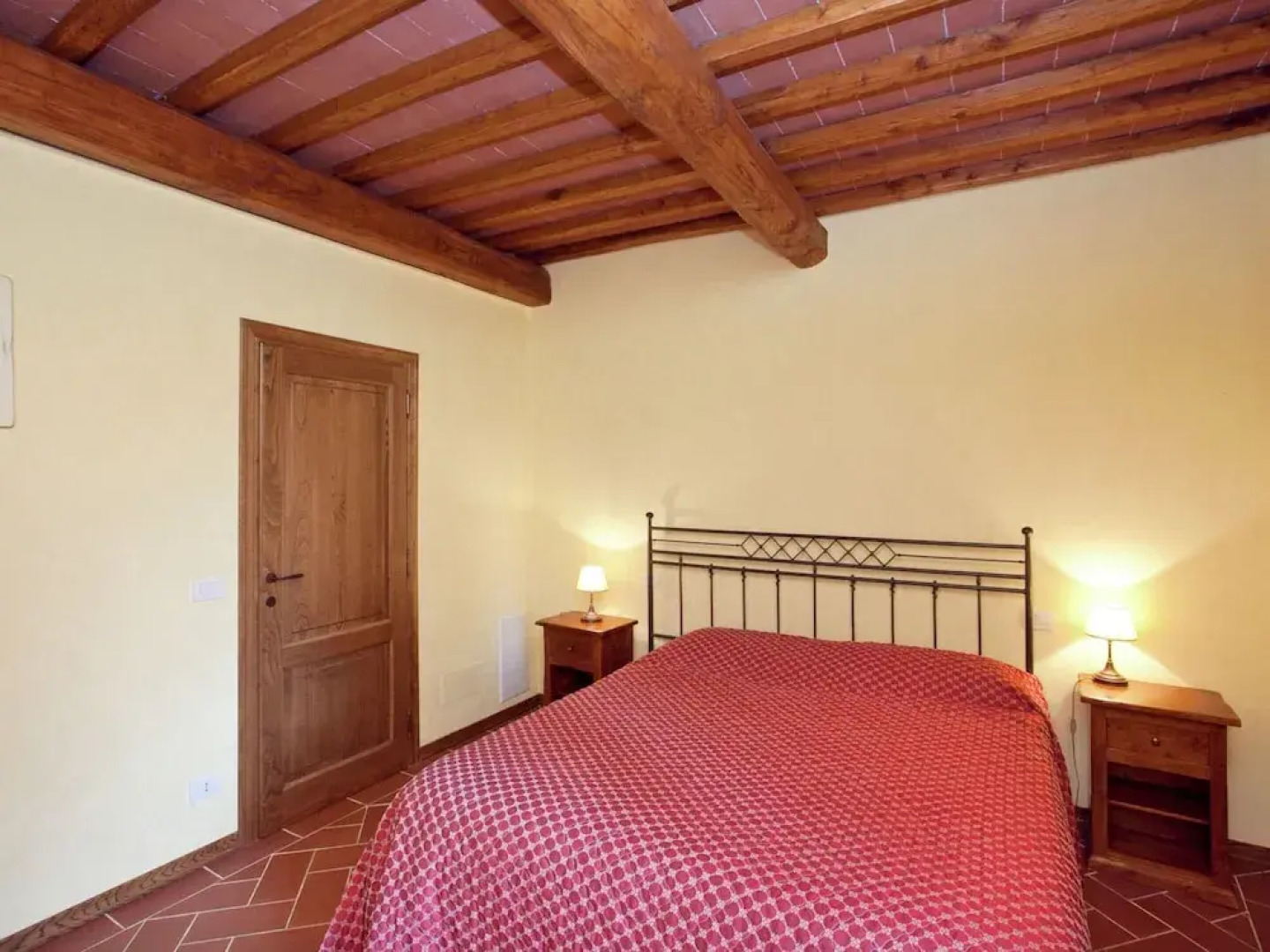 Detached Villa for 6-pers. With Outdoor Swimming Pool