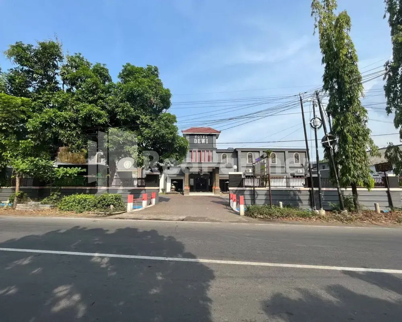Hotel Dewi near GOR Merdeka Jombang Mitra RedDoorz