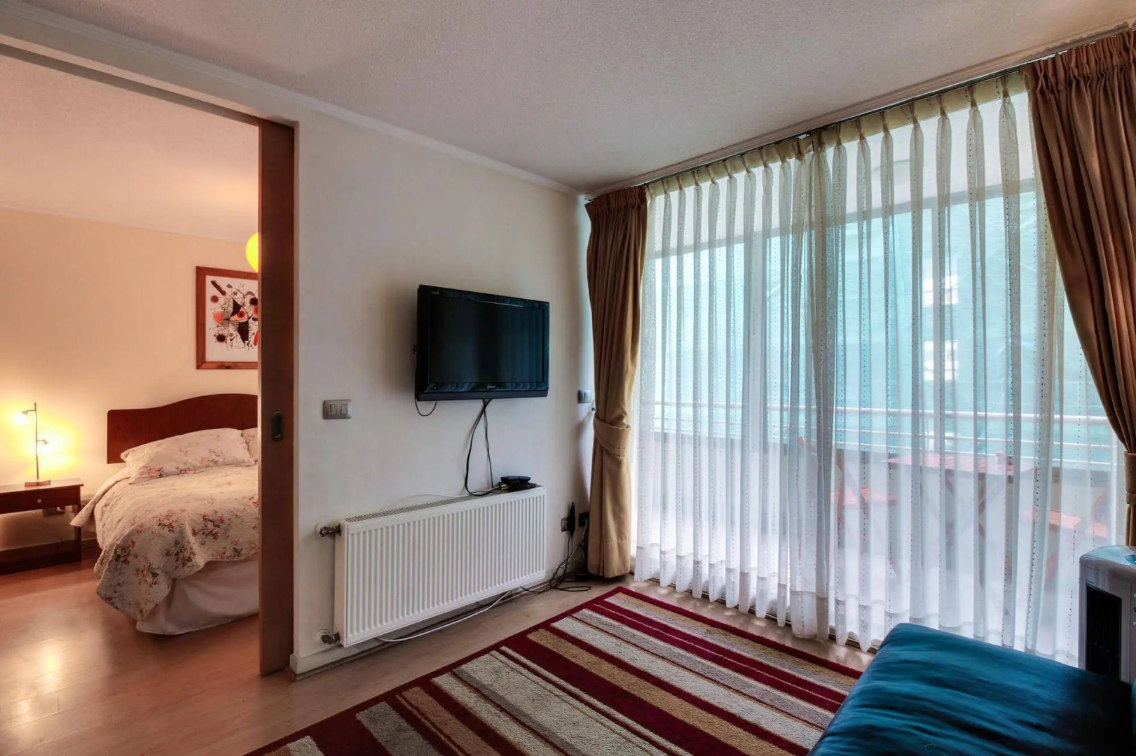 Urban Getaway Near the Sea