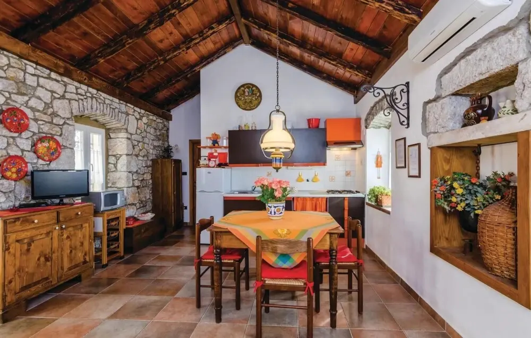 Awesome Home in Kuna Peljeska With Wifi and 4 Bedrooms