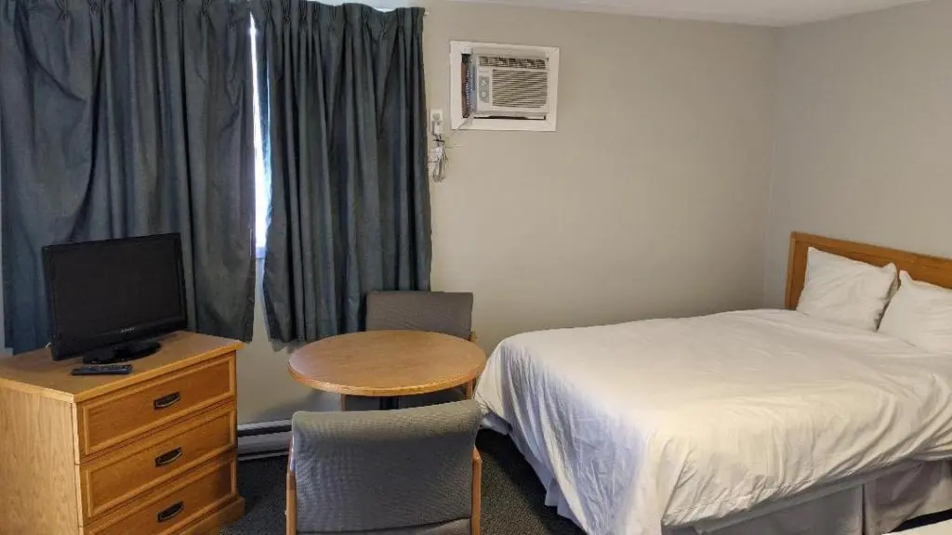 Valois Restaurant & Motel