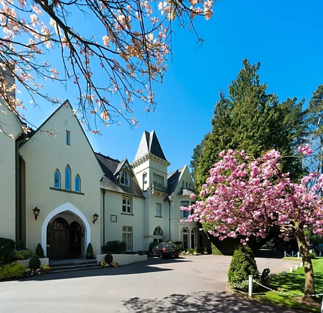 The Glen Yr Afon House Hotel