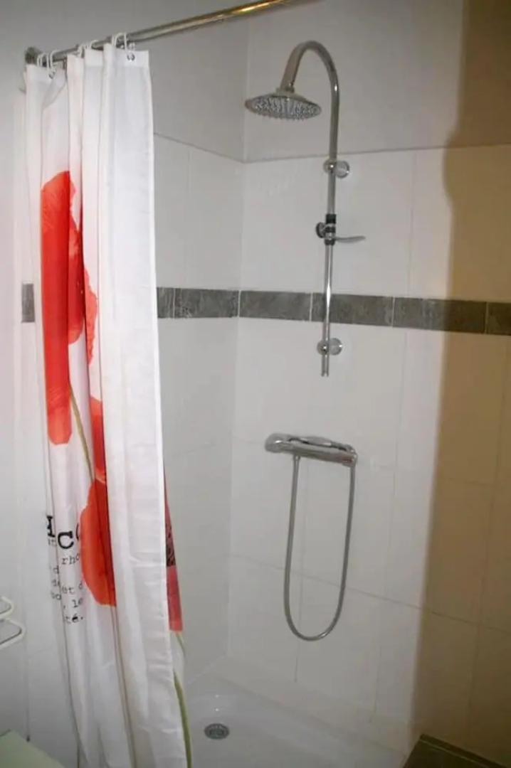 House With 2 Bedrooms in Puy-l'évêque, With Shared Pool, Enclosed Garden and Wifi