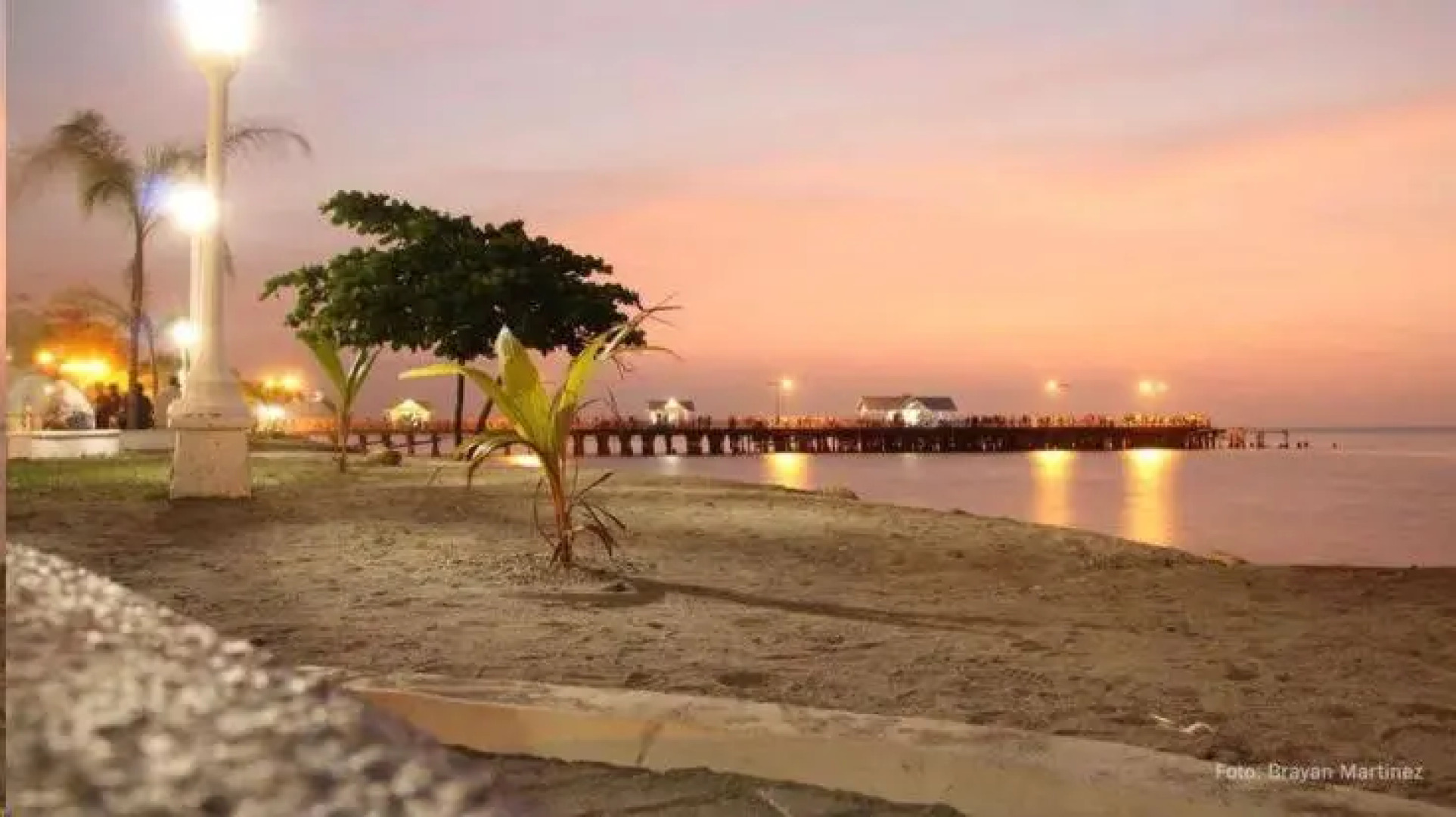 Art-Deco Beach Hotel