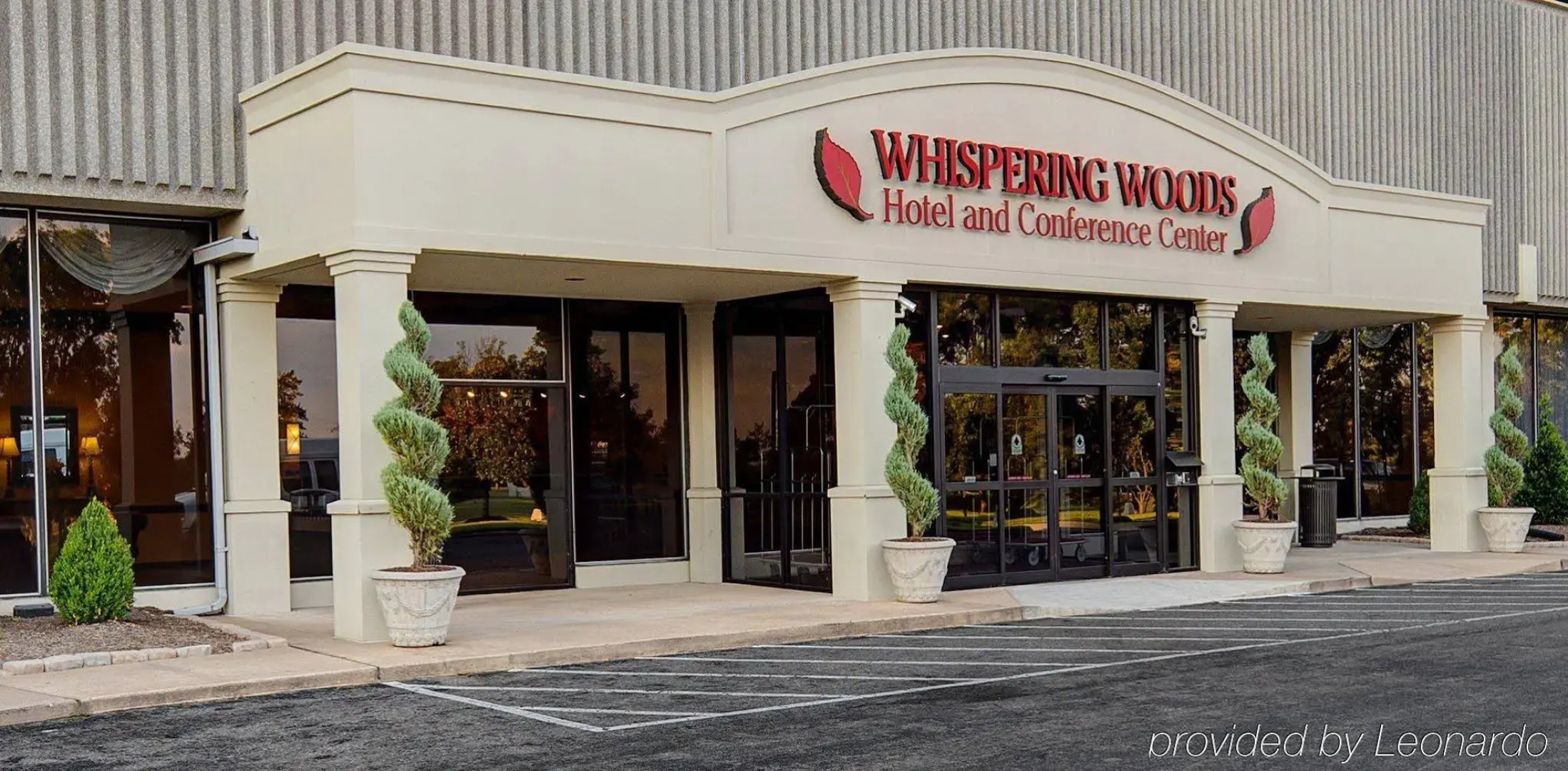 Historic Whispering Woods Hotel & Conference Center