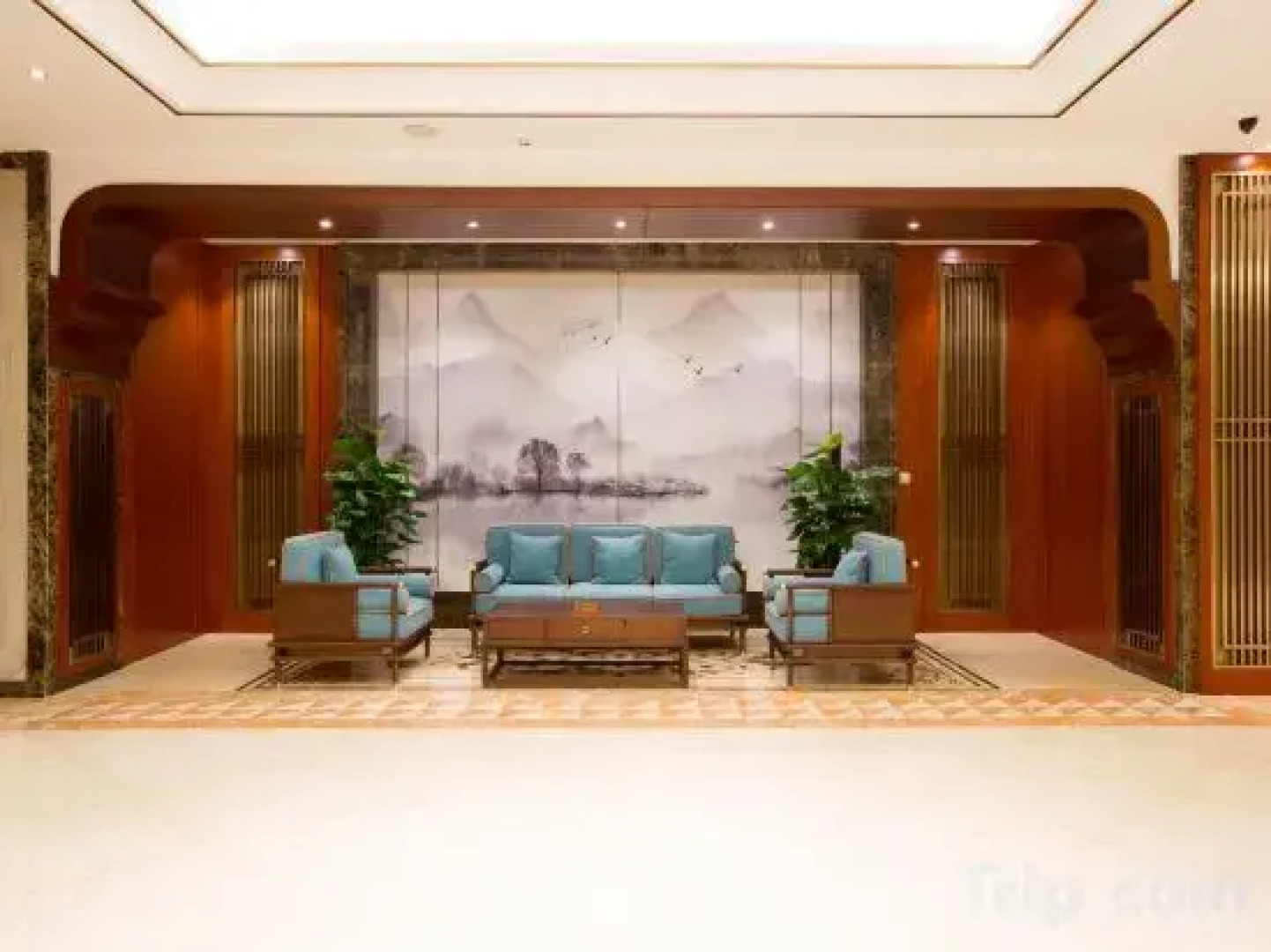 Yangzi International Hotel