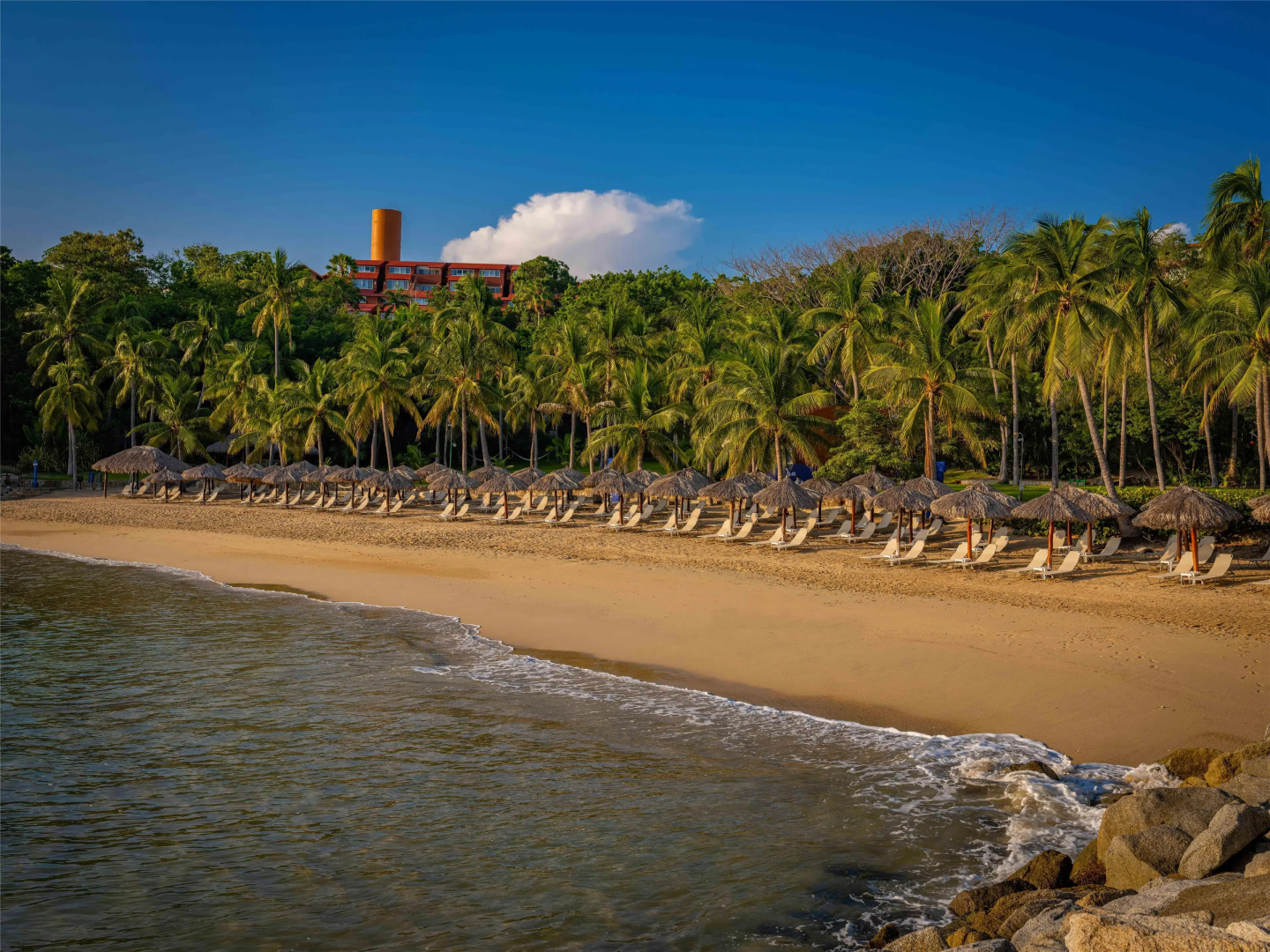 Las Brisas Huatulco – All Inclusive