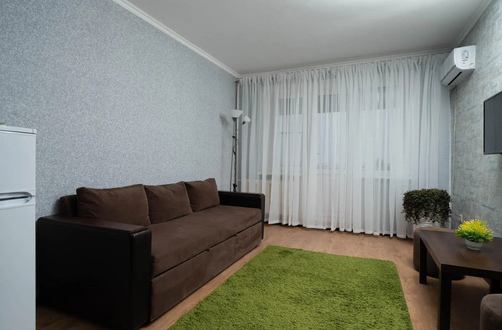 Электра Холидей