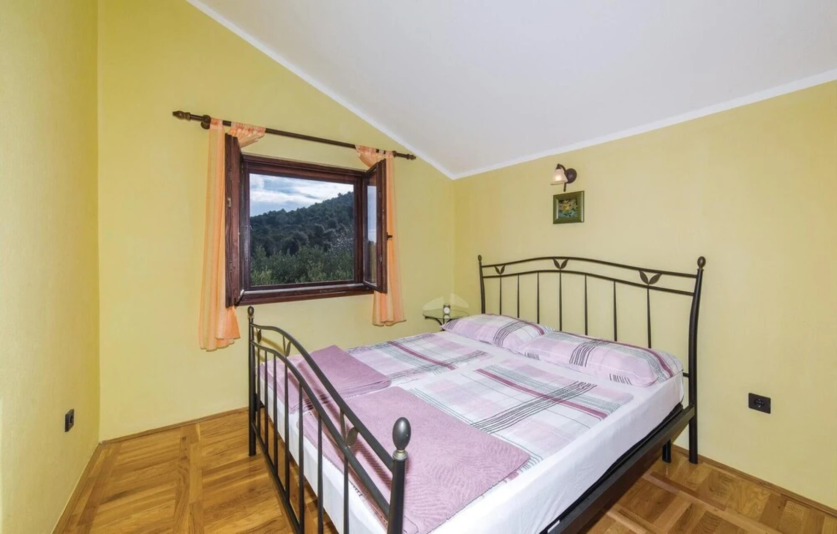 Amazing Home in Vinisce With Wifi and 2 Bedrooms