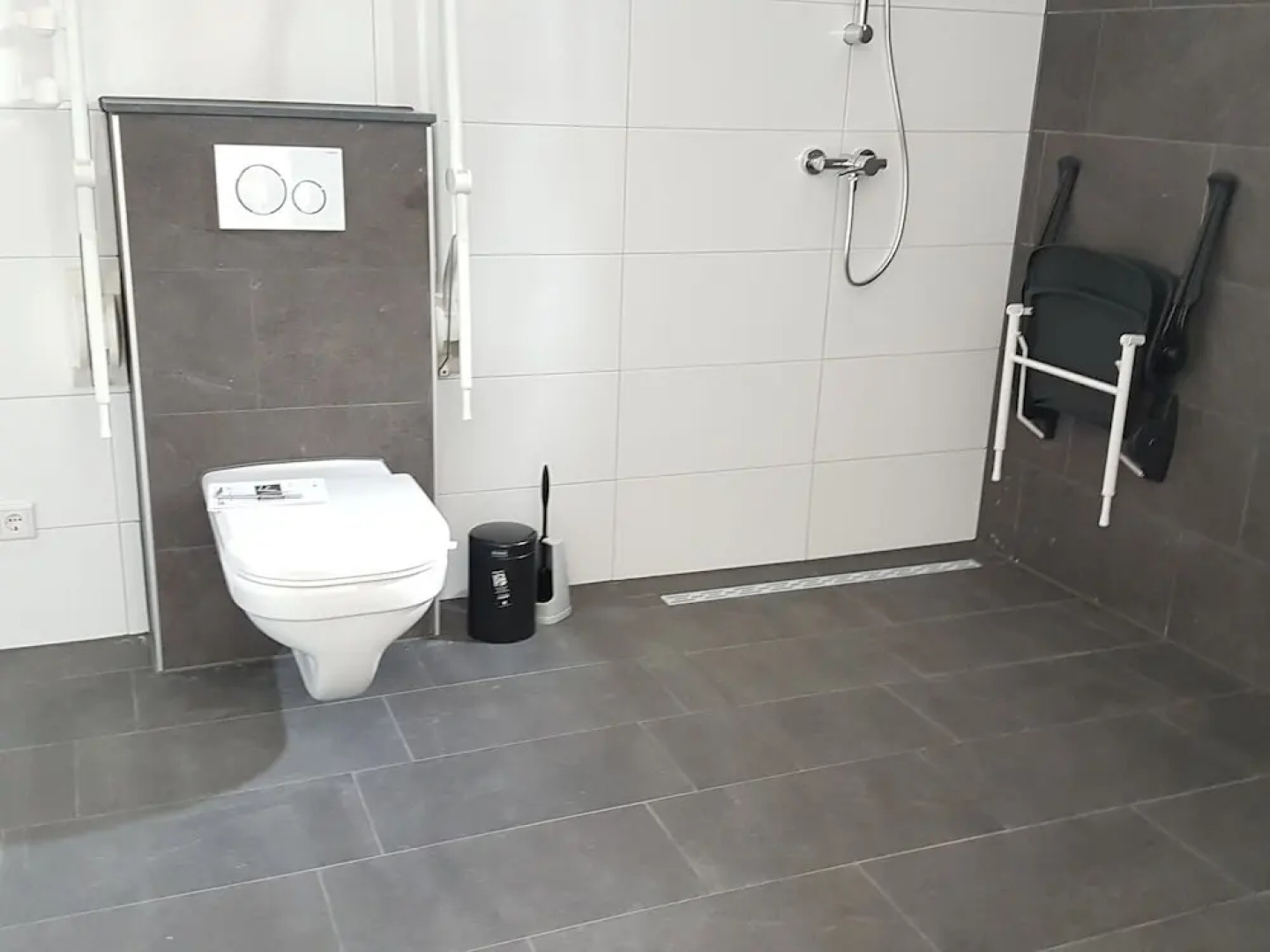 Modern Villa With Garden