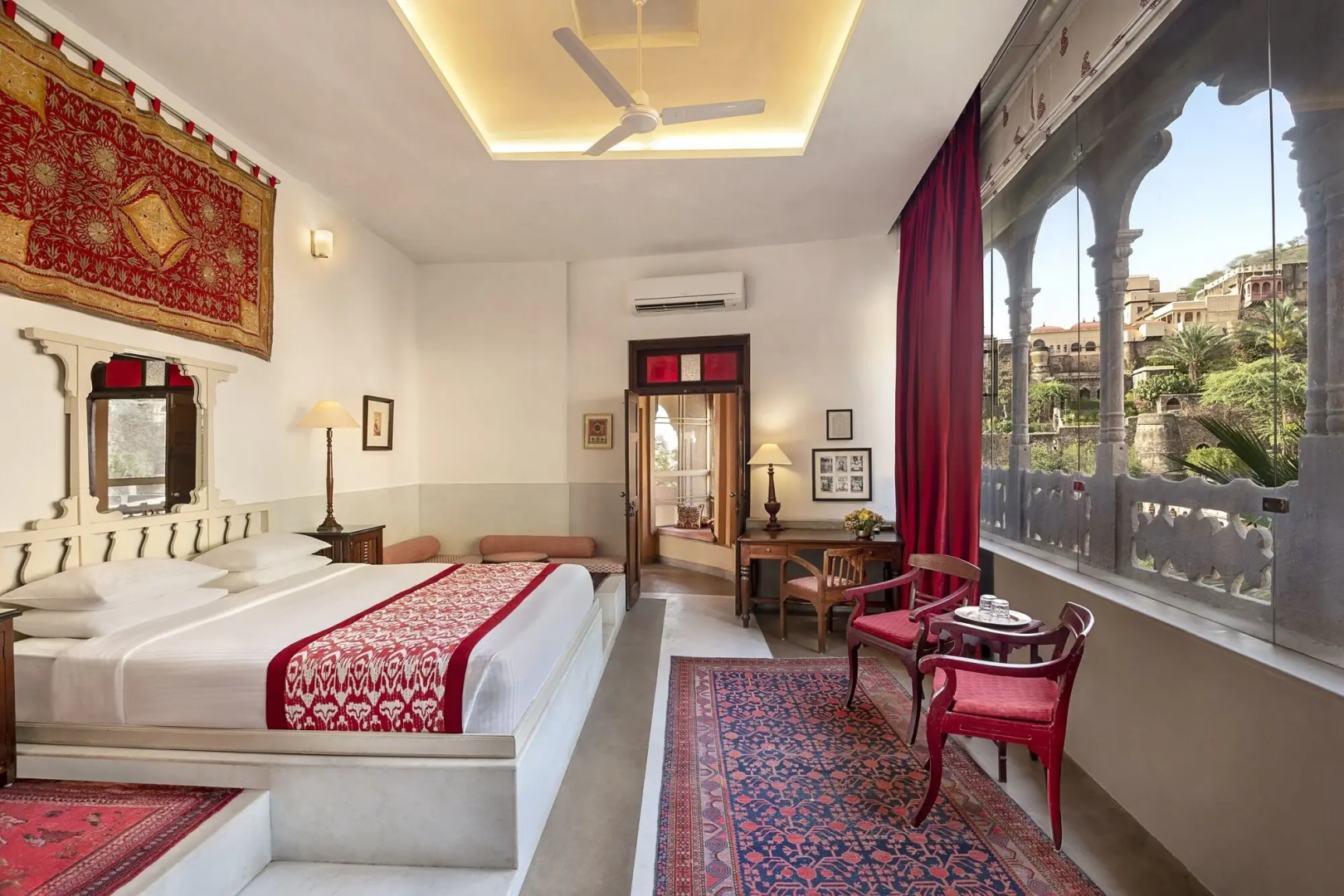 Neemrana Fort-Palace