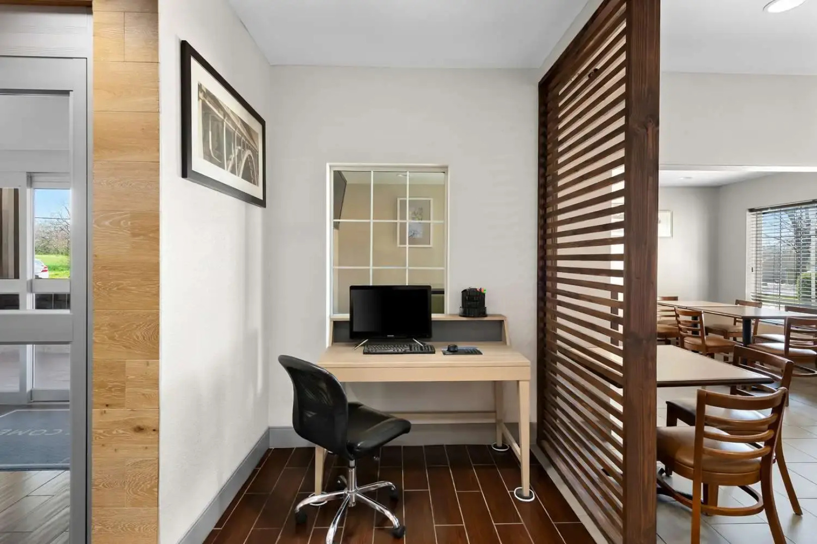 Country Inn & Suites by Radisson, Topeka West, KS