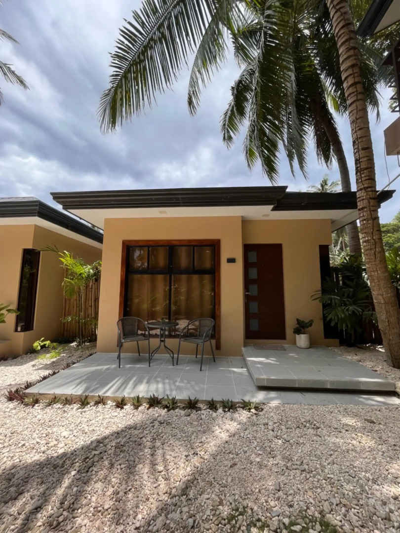 Southseas Beach Resort and Dive Center