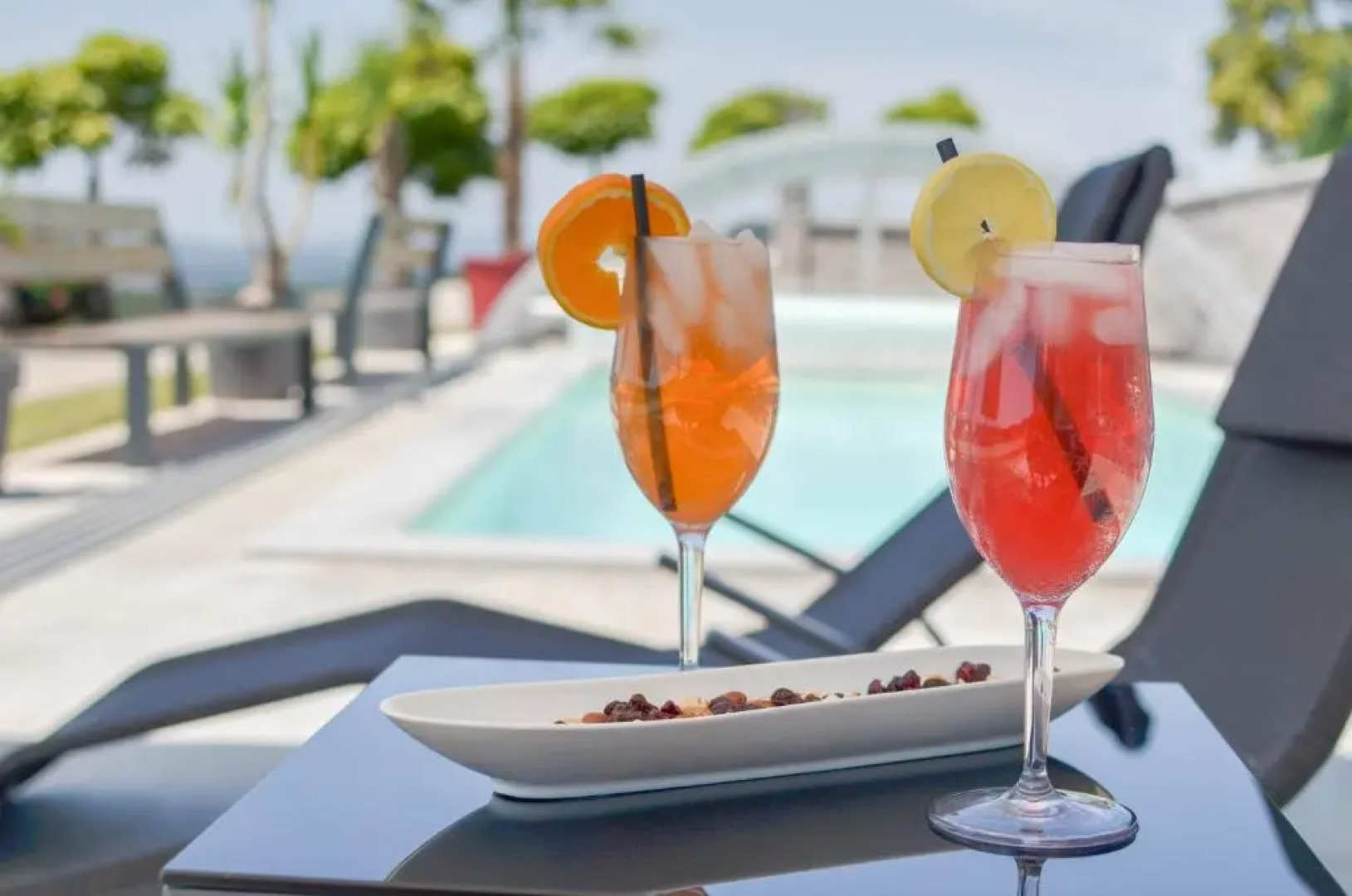 Three Stars Luxury House ART-PE with pool and SPA pool