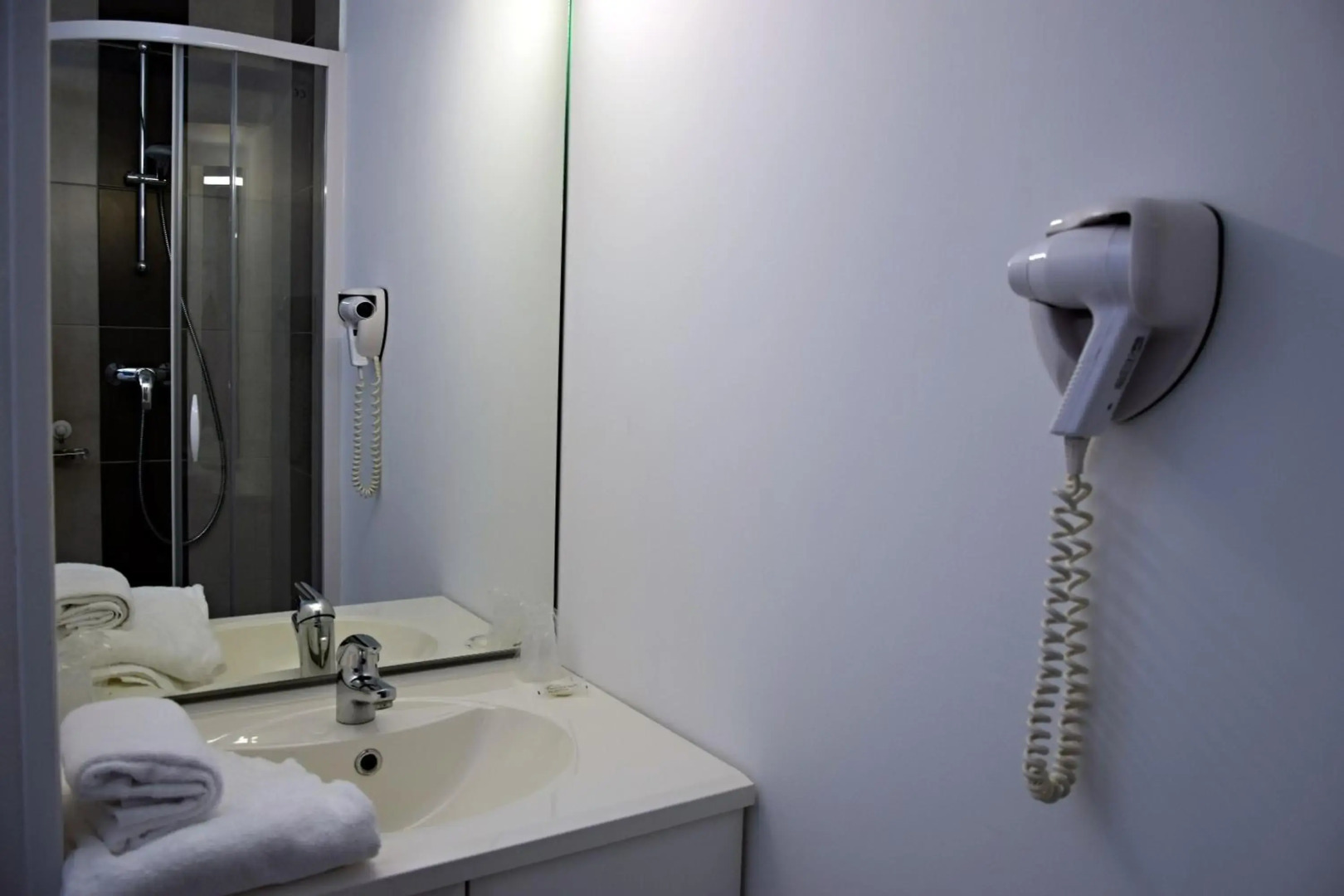 Contact Hotel Le Seino Marin