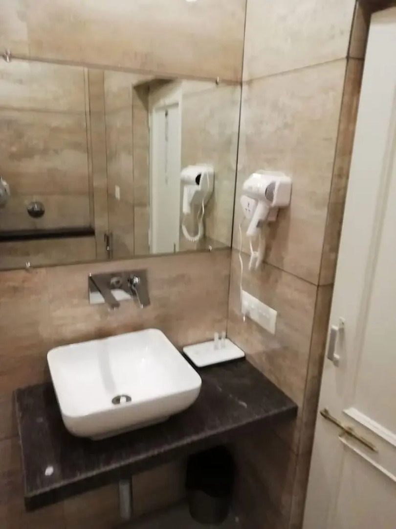 Hotel Ashish International