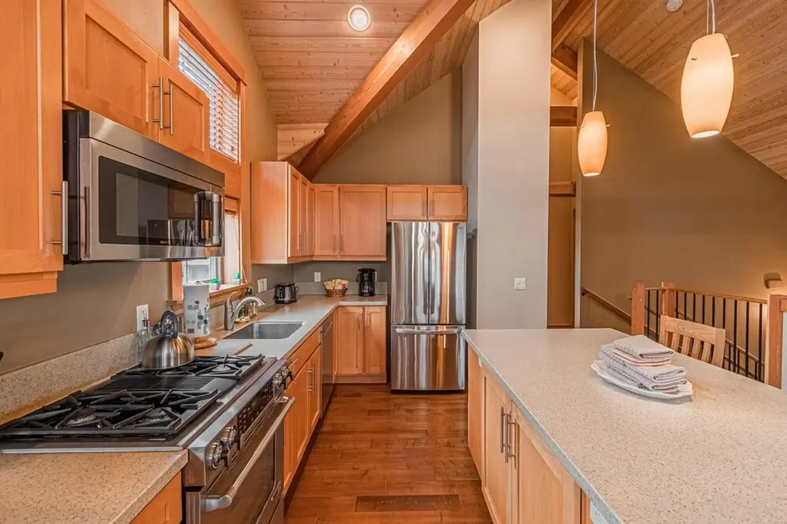 Lodges at Cannon Beach B2