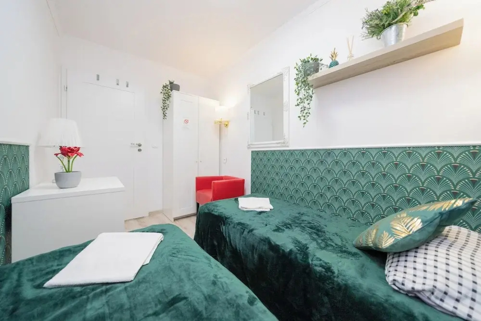 UNIT Warszawa Centrum Room by Metro Rondo ONZ