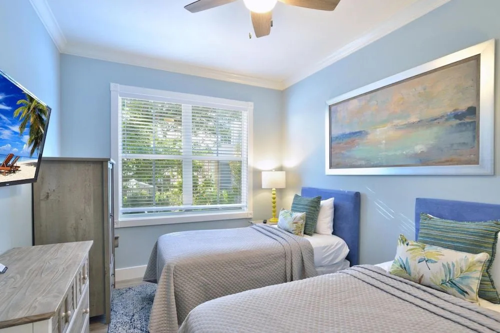 Bayview South 801 Eisenhower Dr. #6