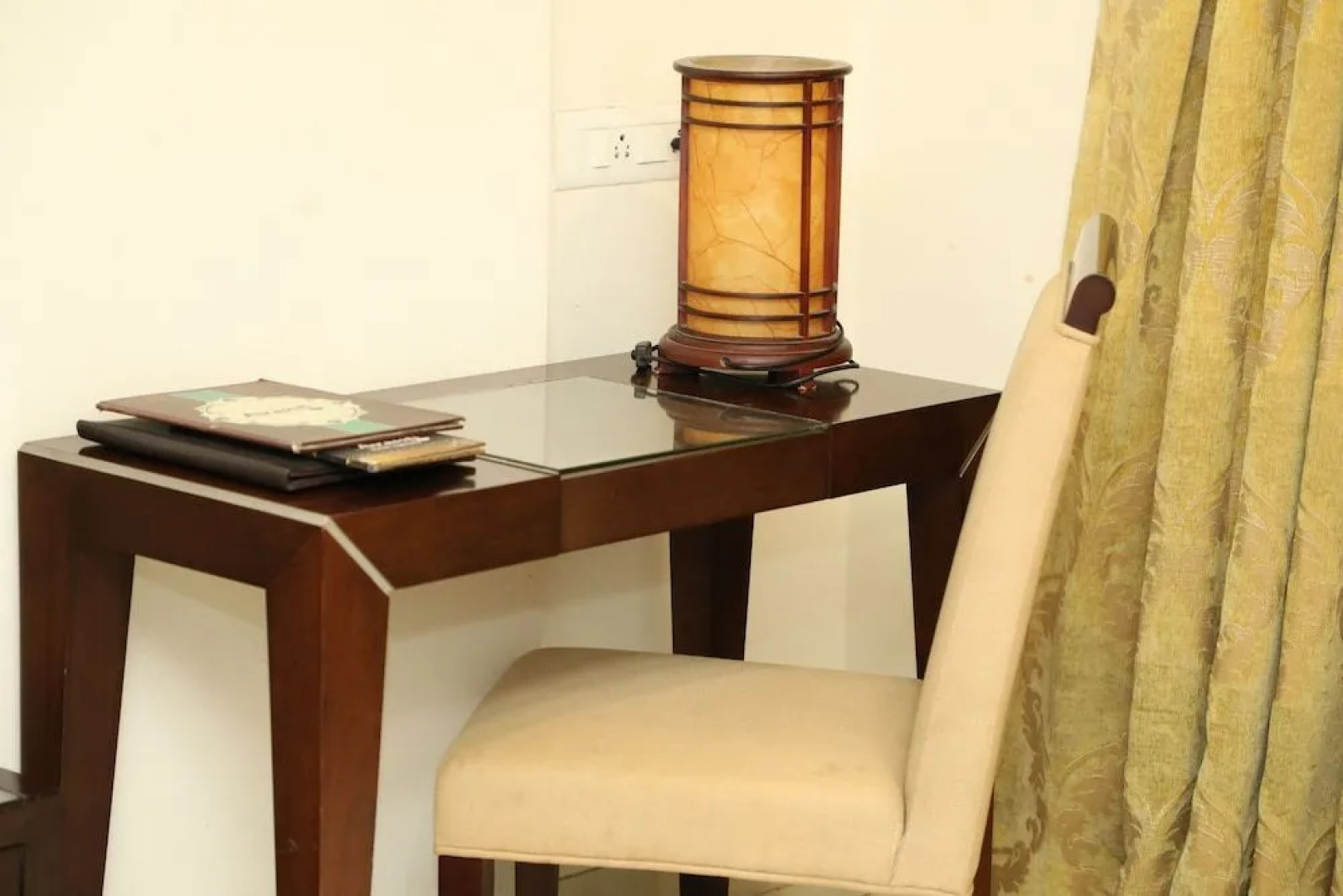 Hotel Anantha Executive Suites