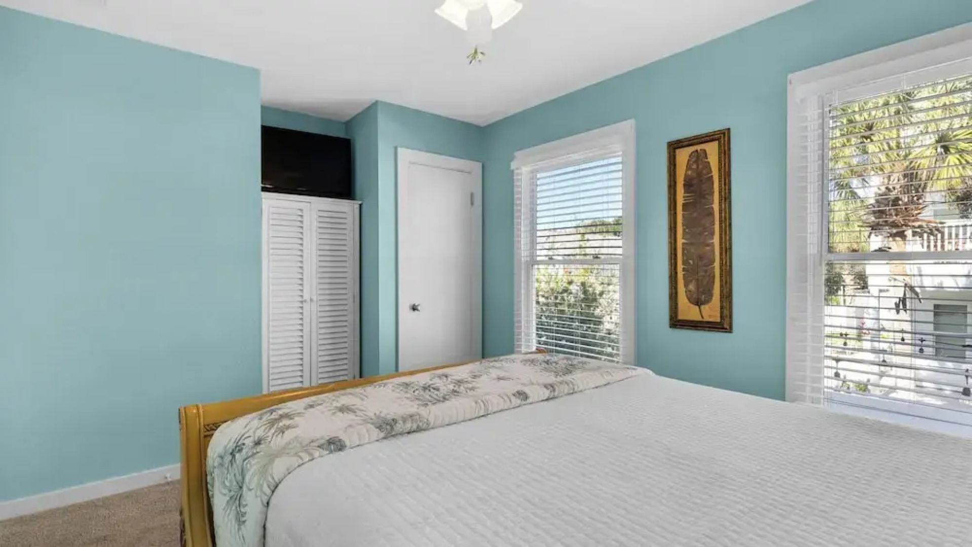 Your Ideal Beach Getaway With Private Pool, Game Room and Close to Beach!