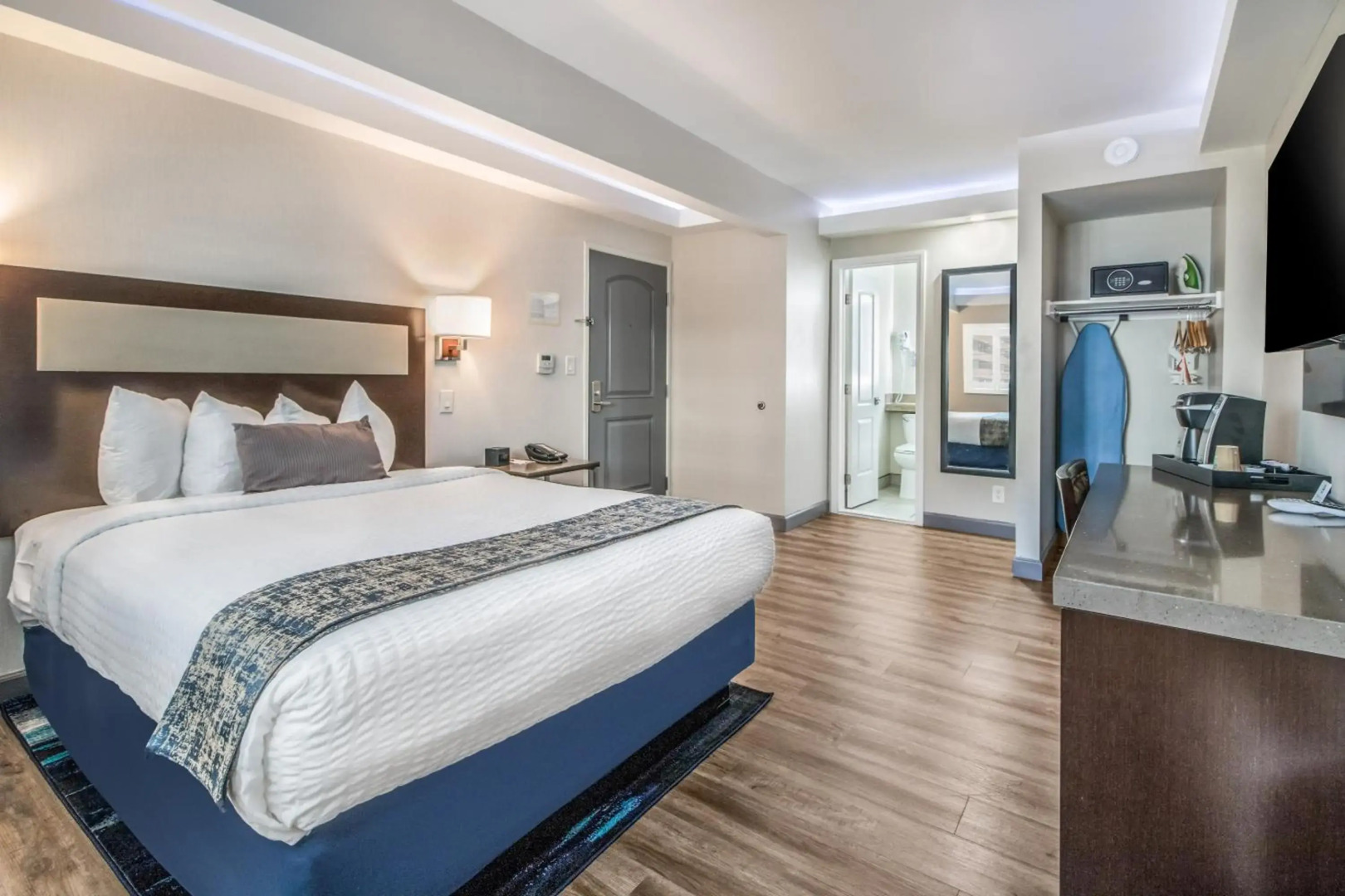 Inn at 50 at Long Beach Convention Center