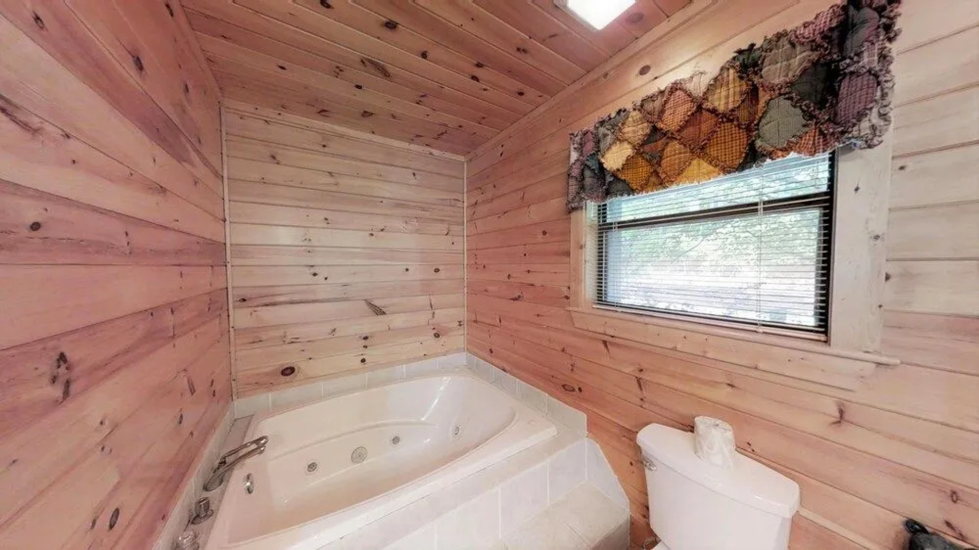 Bearly Visible - 2 Br Cabin