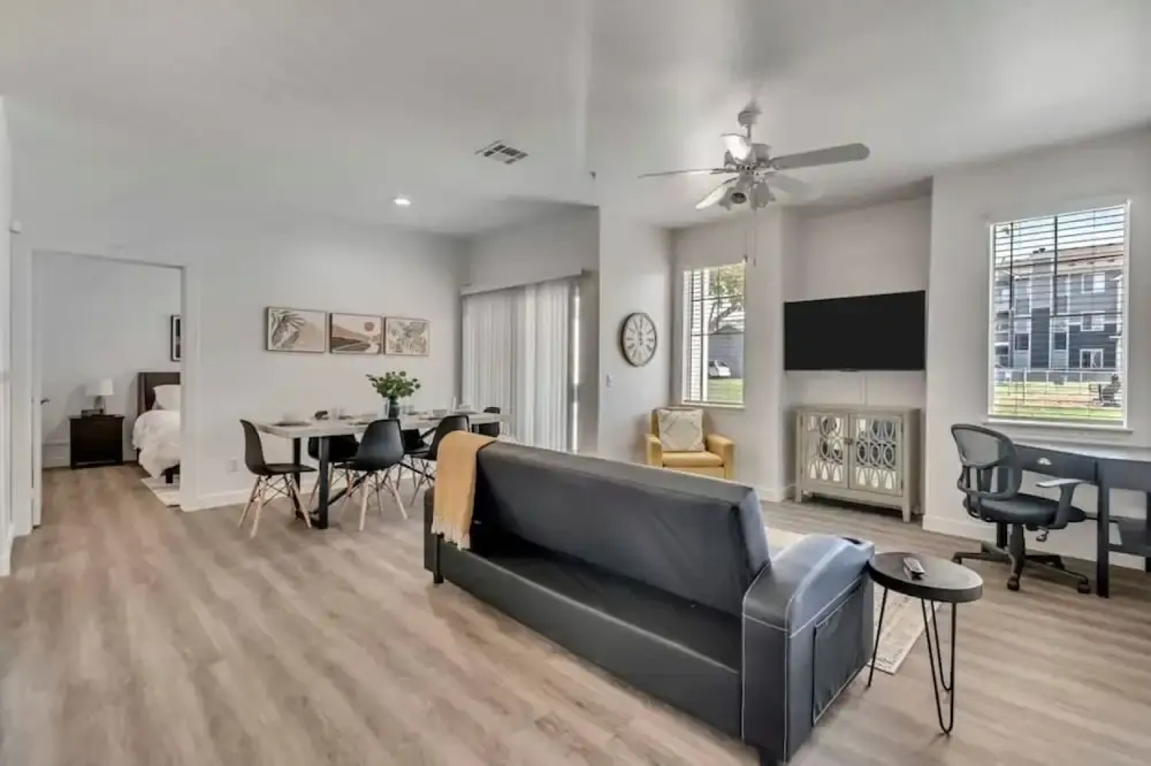 1st Fl King Beds Pool Garage - Near AFB