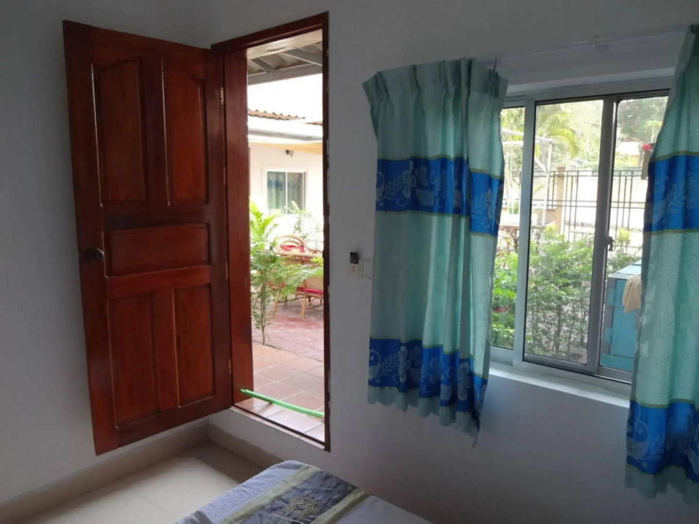 Kong Bar & Guesthouse