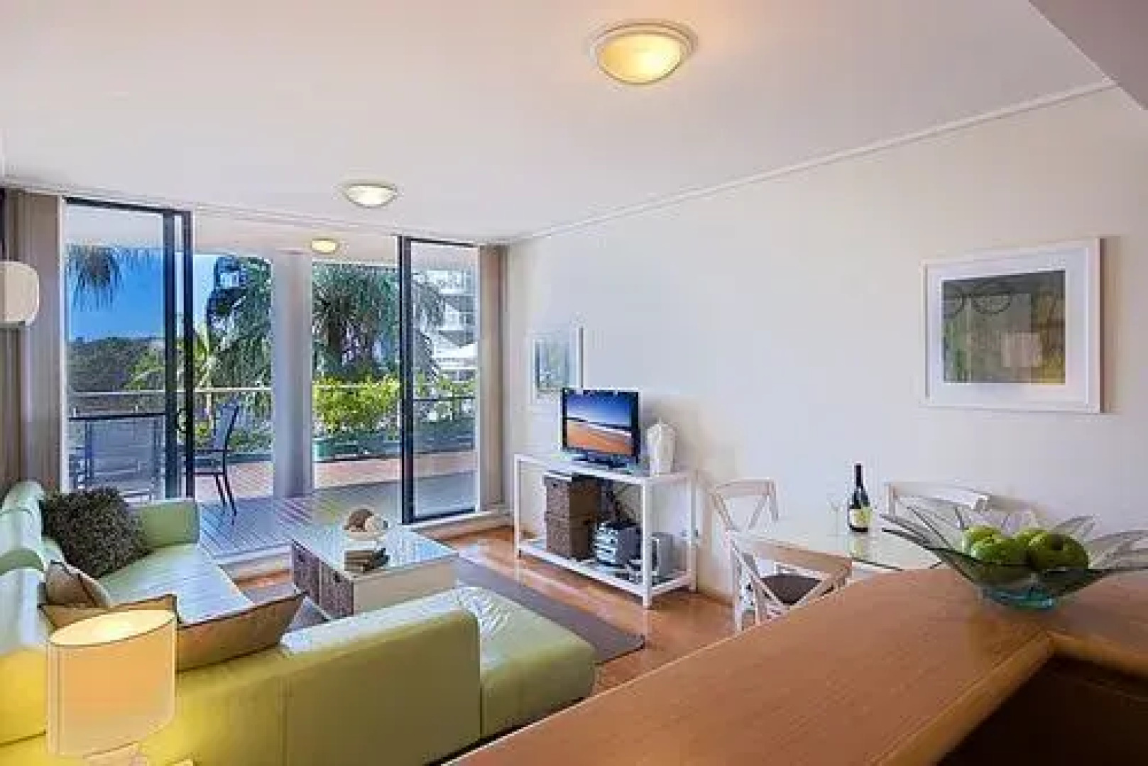 Homebush Bay Self-Contained Modern Two-Bedroom Apartments (BEN)