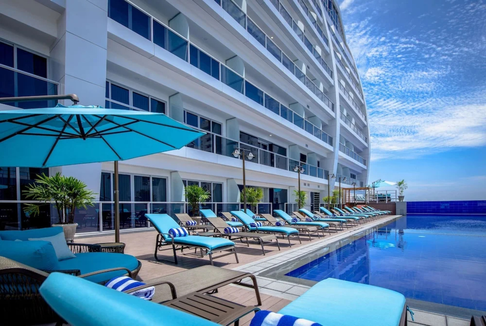 Best Western Premier Sail Plaza Manta