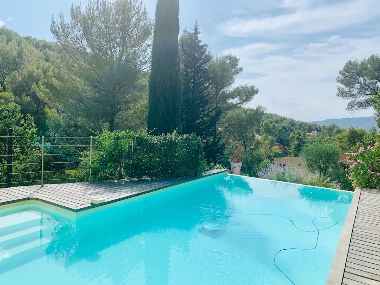 House With one Bedroom in Gémenos, With Wonderful Mountain View, Pool Access, Furnished Garden - 18 km From the Beach