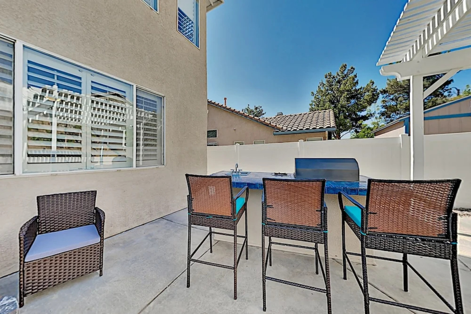 2399chat 4 Bedroom Home