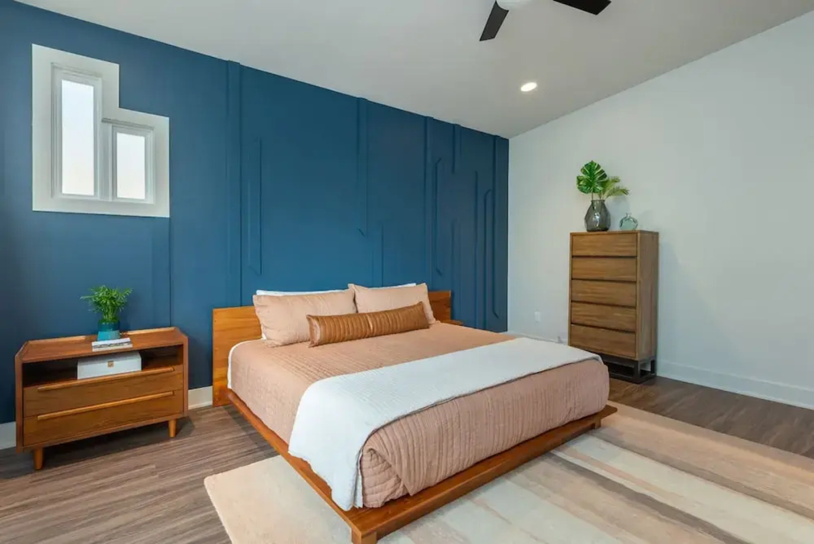 Wet Dry Sauna w Fireplace Close to Waterfalls