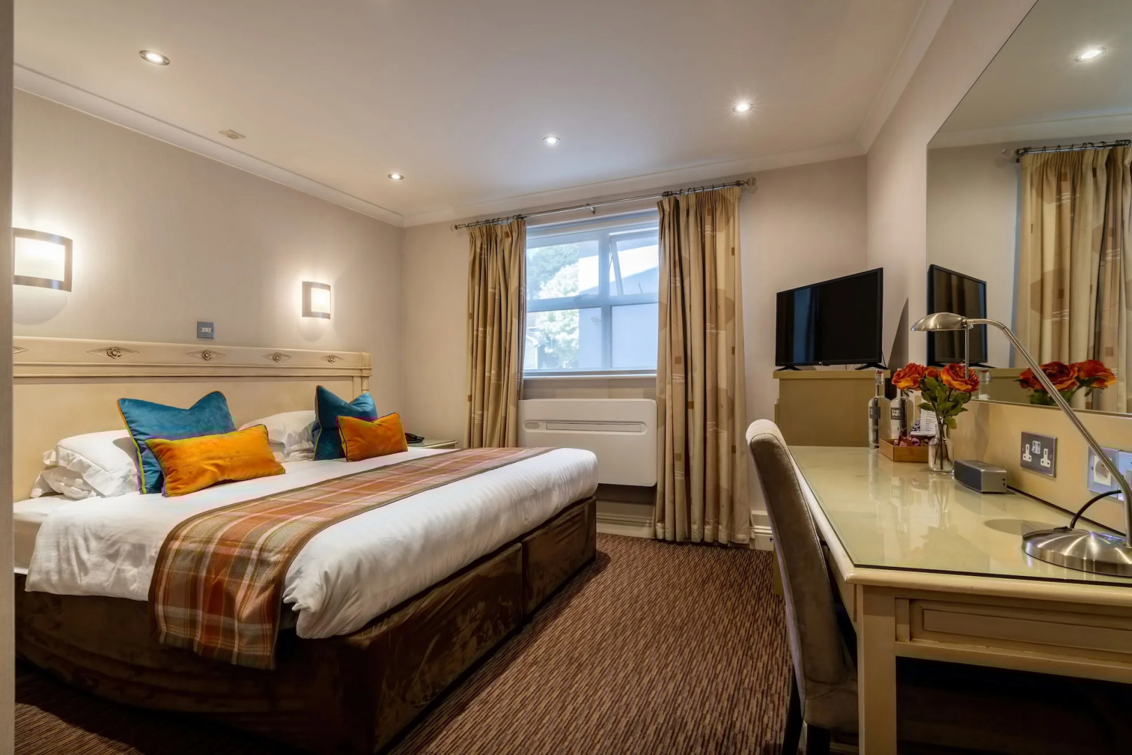 The Inn Boutique Hotel Bar and Restaurant