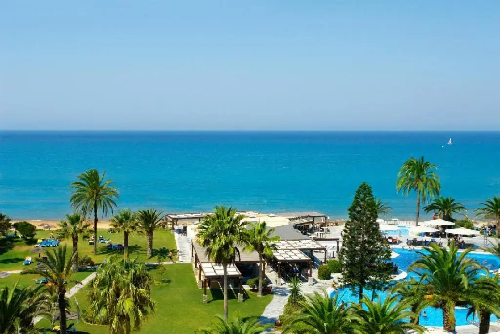 Robinson Kyllini Beach