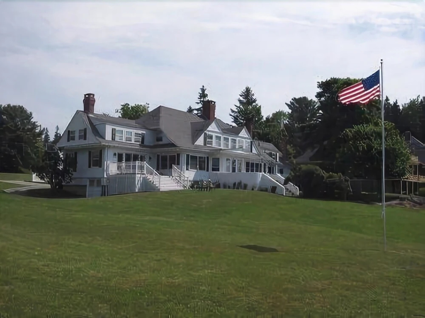 Sealight - Six Bedroom Home