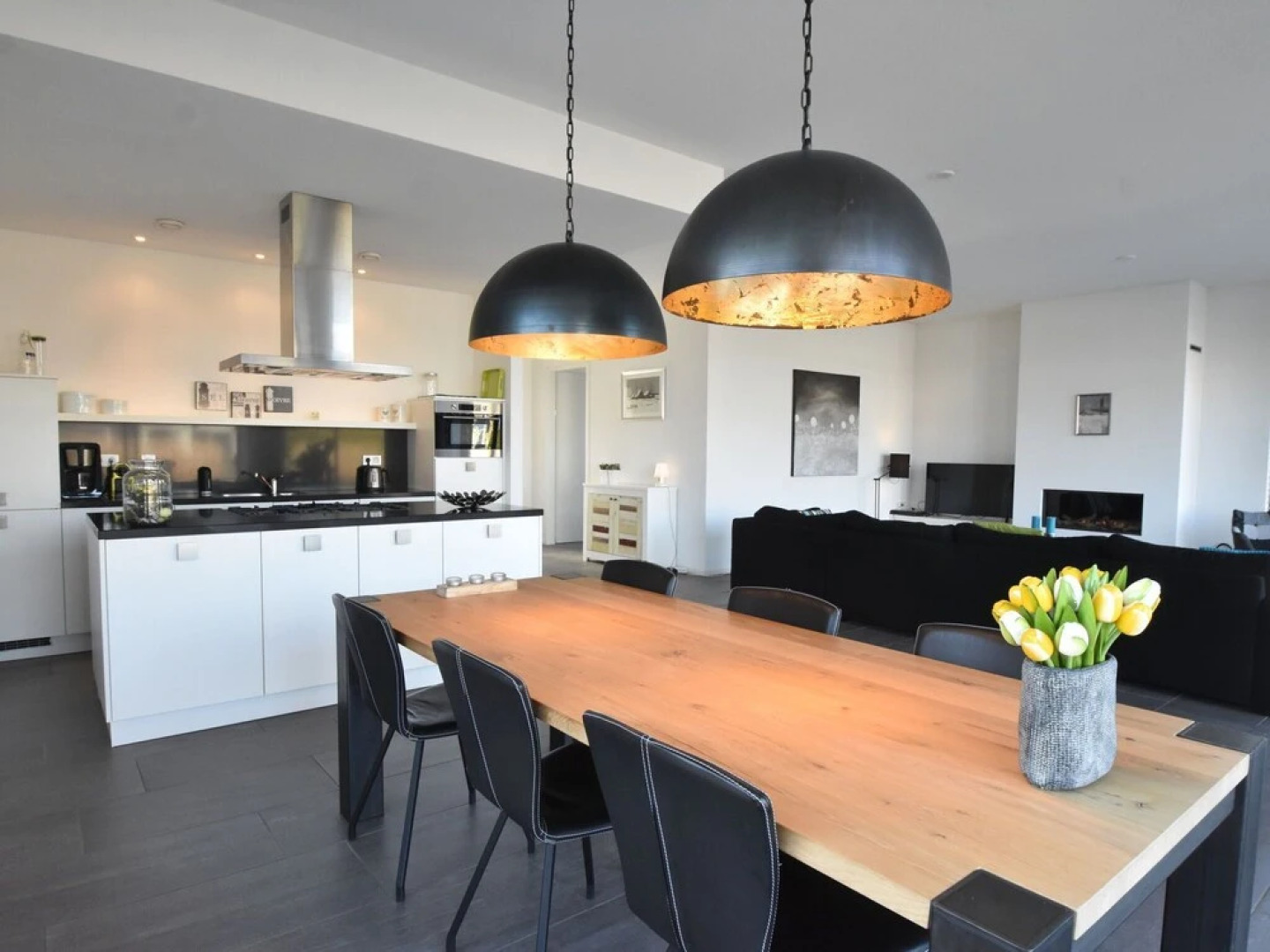 Modern 6-person Villa in a Quiet Spot in the Middle of Nature