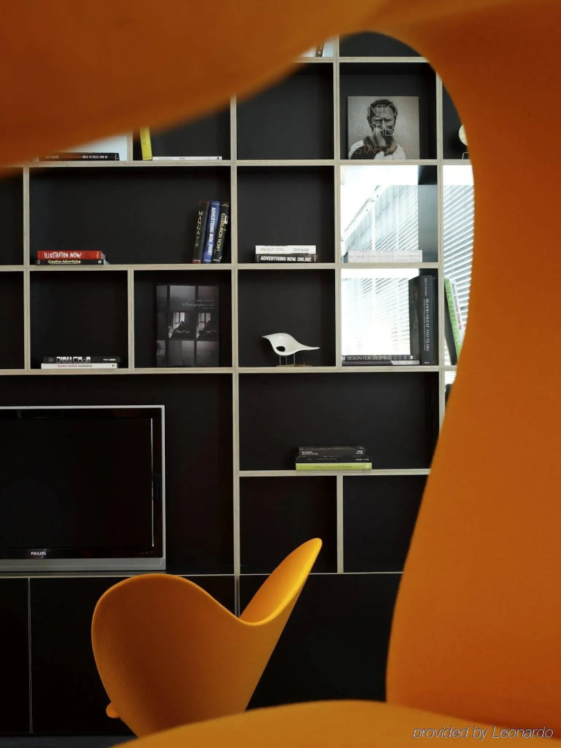 citizenM Schiphol Airport