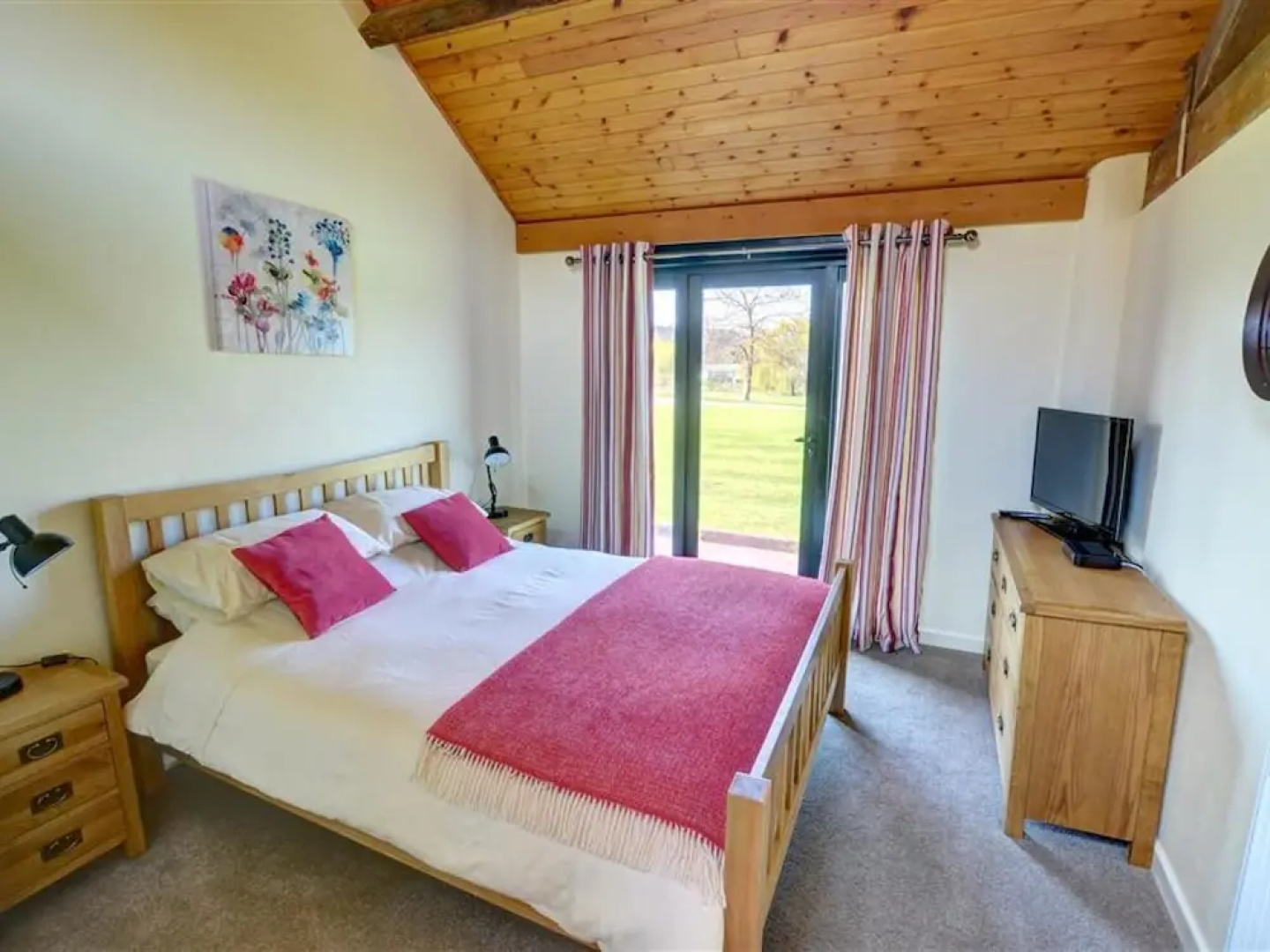 Spacious Holiday Home in Llandinam near River