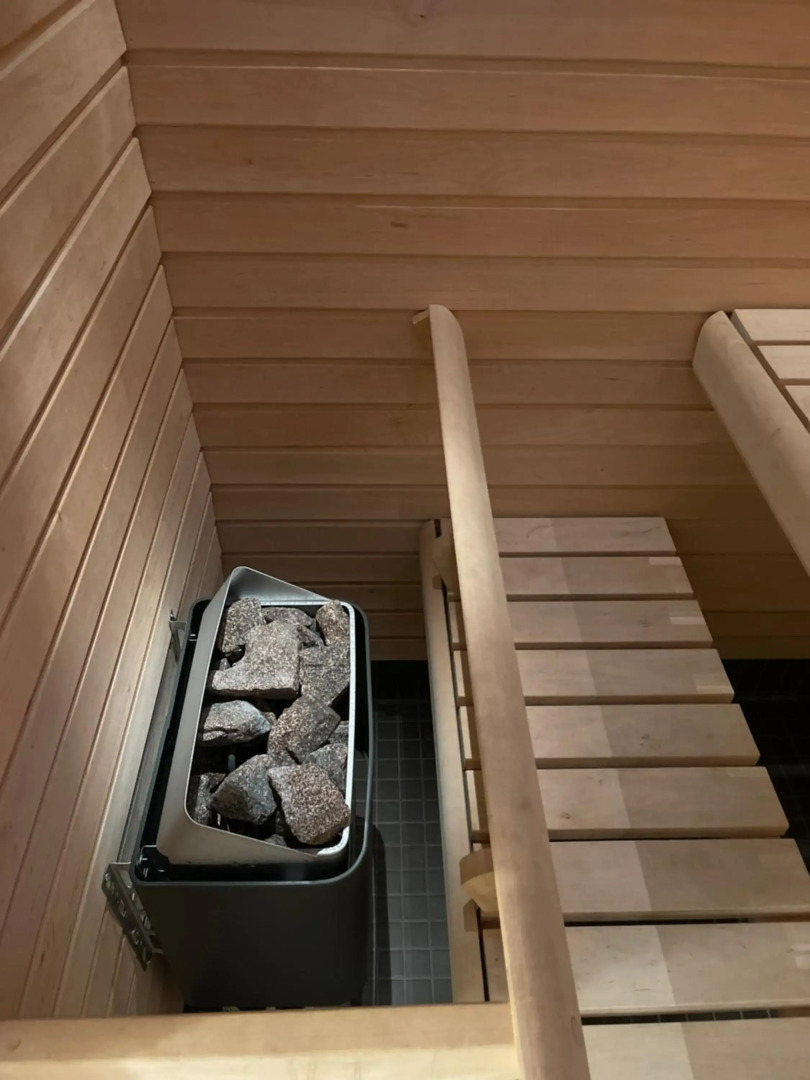 Дом у спа-центра и озера