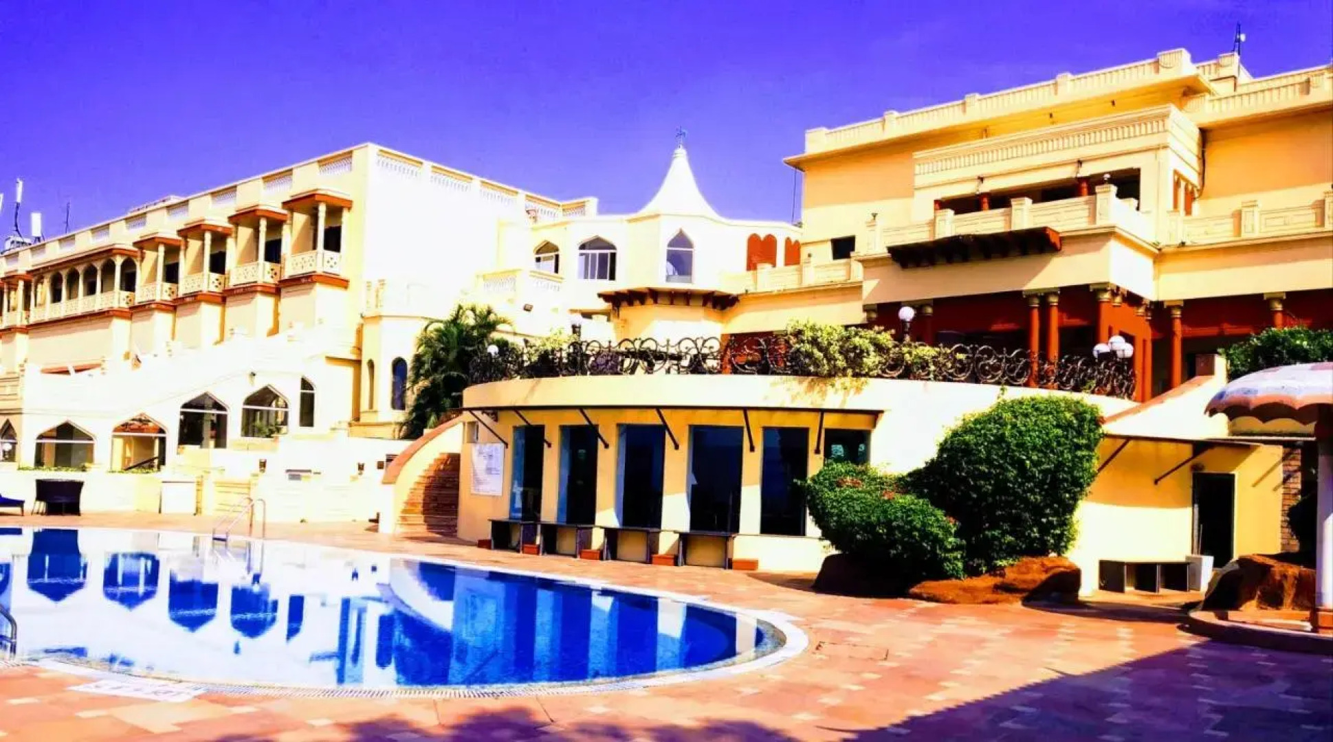 Noor-Us-Sabah Palace