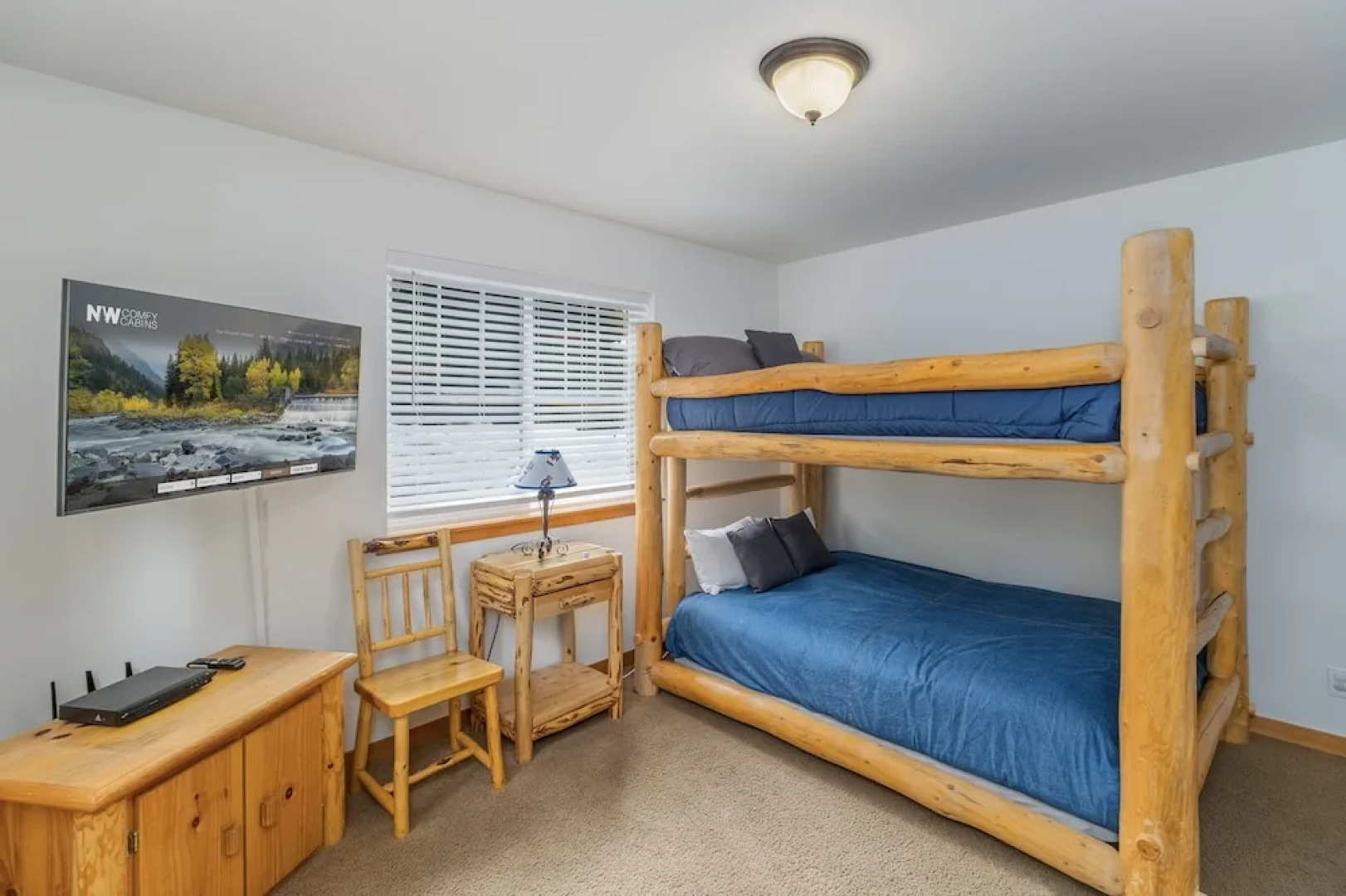 Just Plain Getaway 3 Bedroom Home by NW Comfy Cabins by RedAwning