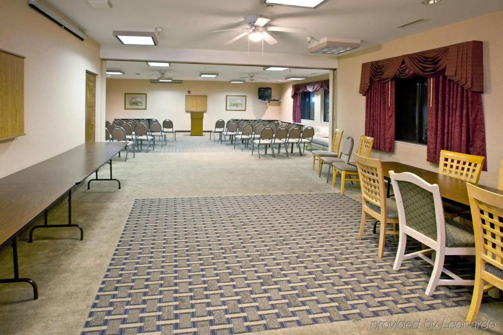 Country Inn & Suites by Radisson, South Haven, MI