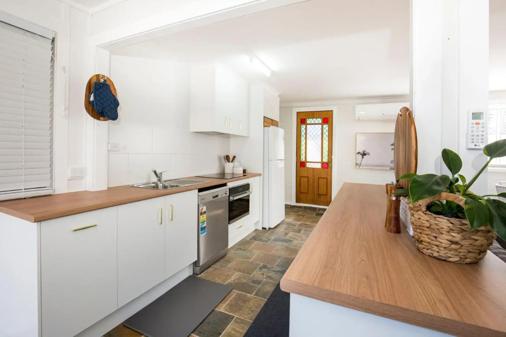 Boho - Pet Friendly - 1 Min Walk to Beach